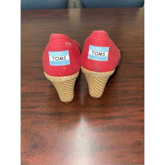 Toms Red Wedge Open Toe Sandals Size 7.5 - Picture 3 of 7